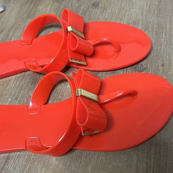 Michael Kors Red Jelly Thong Flat Sandals with Bow and Gold Detail - Picture 4 of 13